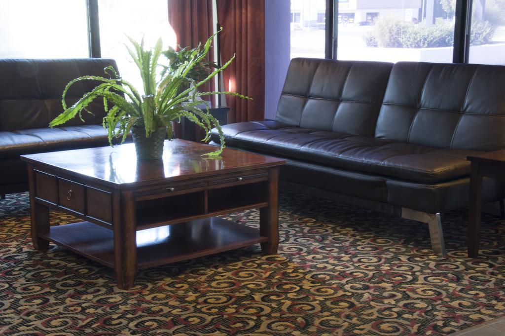 Days Inn By Wyndham Pittsburg Ks Bagian luar foto
