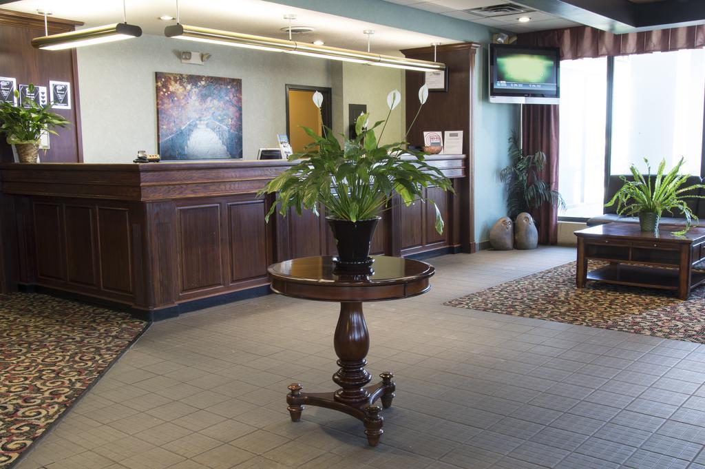 Days Inn By Wyndham Pittsburg Ks Bagian luar foto
